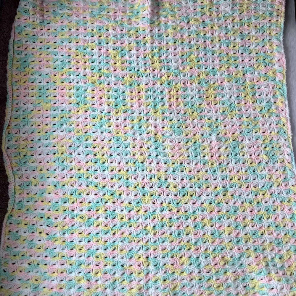 Vintage pastel crochet kids baby blanket - Picture 3 of 5